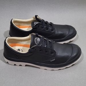 Palladium black genuine leather sneakers / shoes size 10 (43) man, 11 1/2 woman